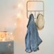thumbnail image 2 of Soporte para estante colgante, percha de ropa de ratán, rústico, práctico con 3 ganchos, ganchos para colgar ropa, sombrero, camisa, traje, habitación, 2 of 9