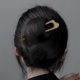 thumbnail image 4 of Horquilla francesa de madera con forma de U para cabello grueso y largo., 4 of 8