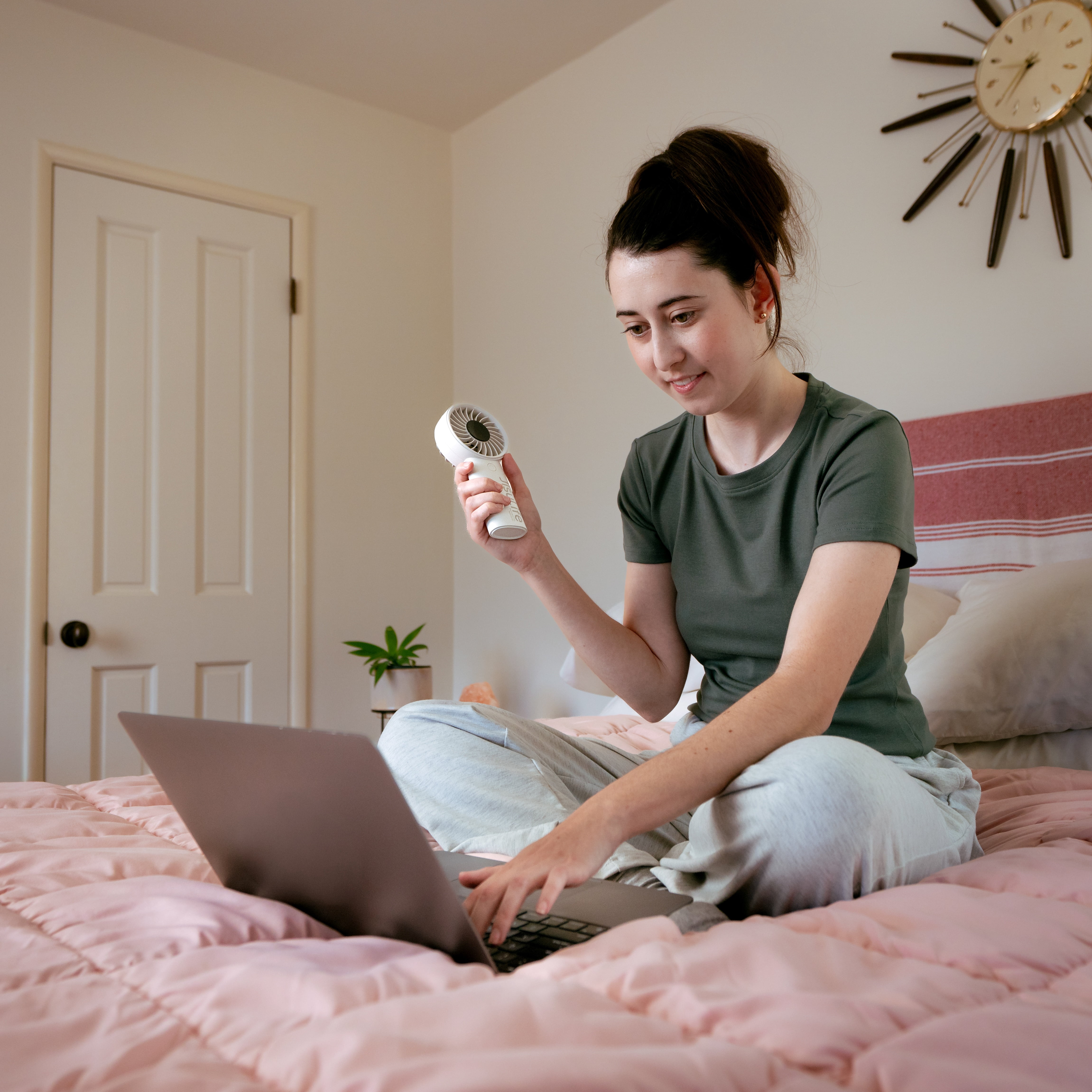 JISULIFE Handheld Fan With LED Display and 3600mAh Battery, Gray, Life4