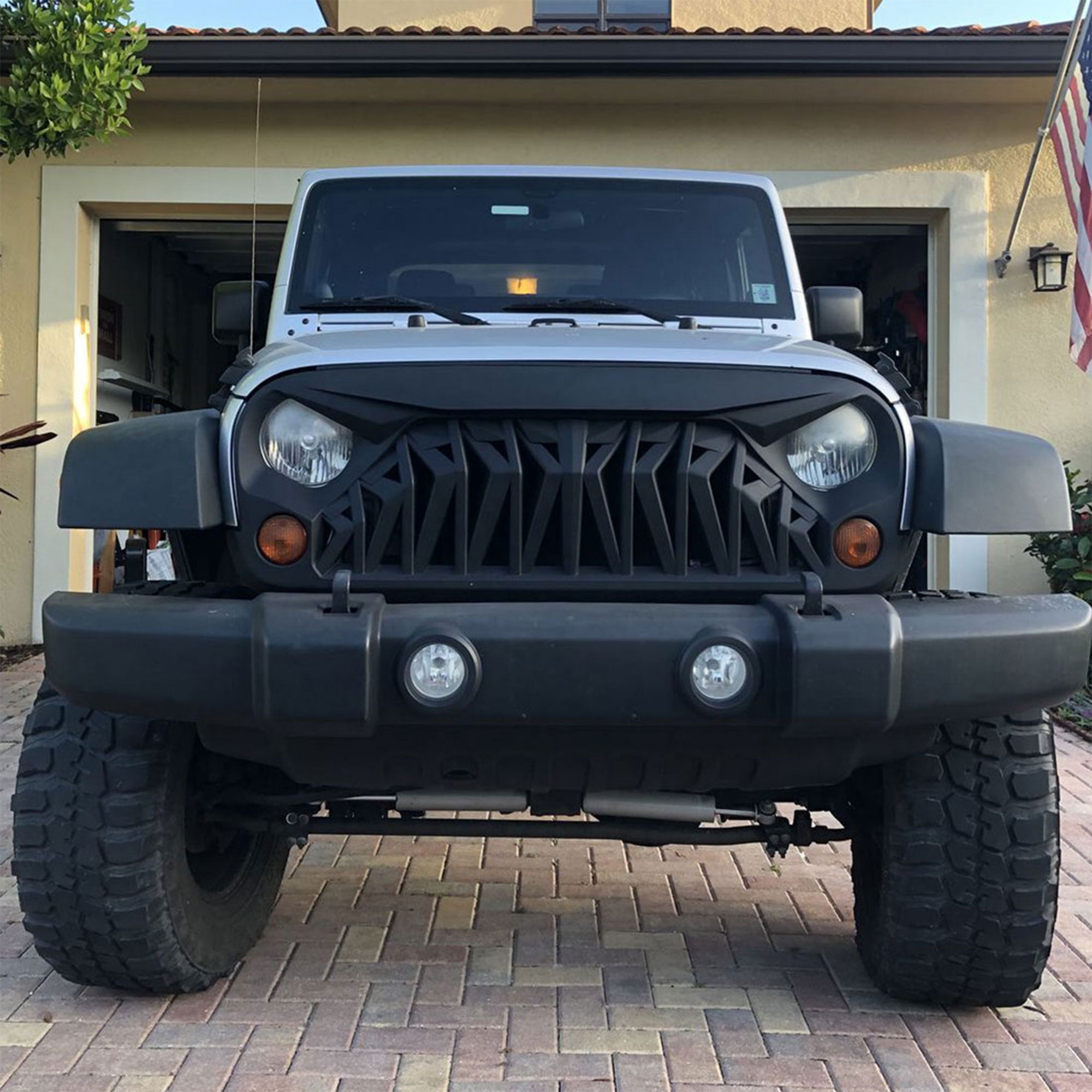 American Modified Shark Grille for 2007 to 2018 Jeep Models, Matte Black