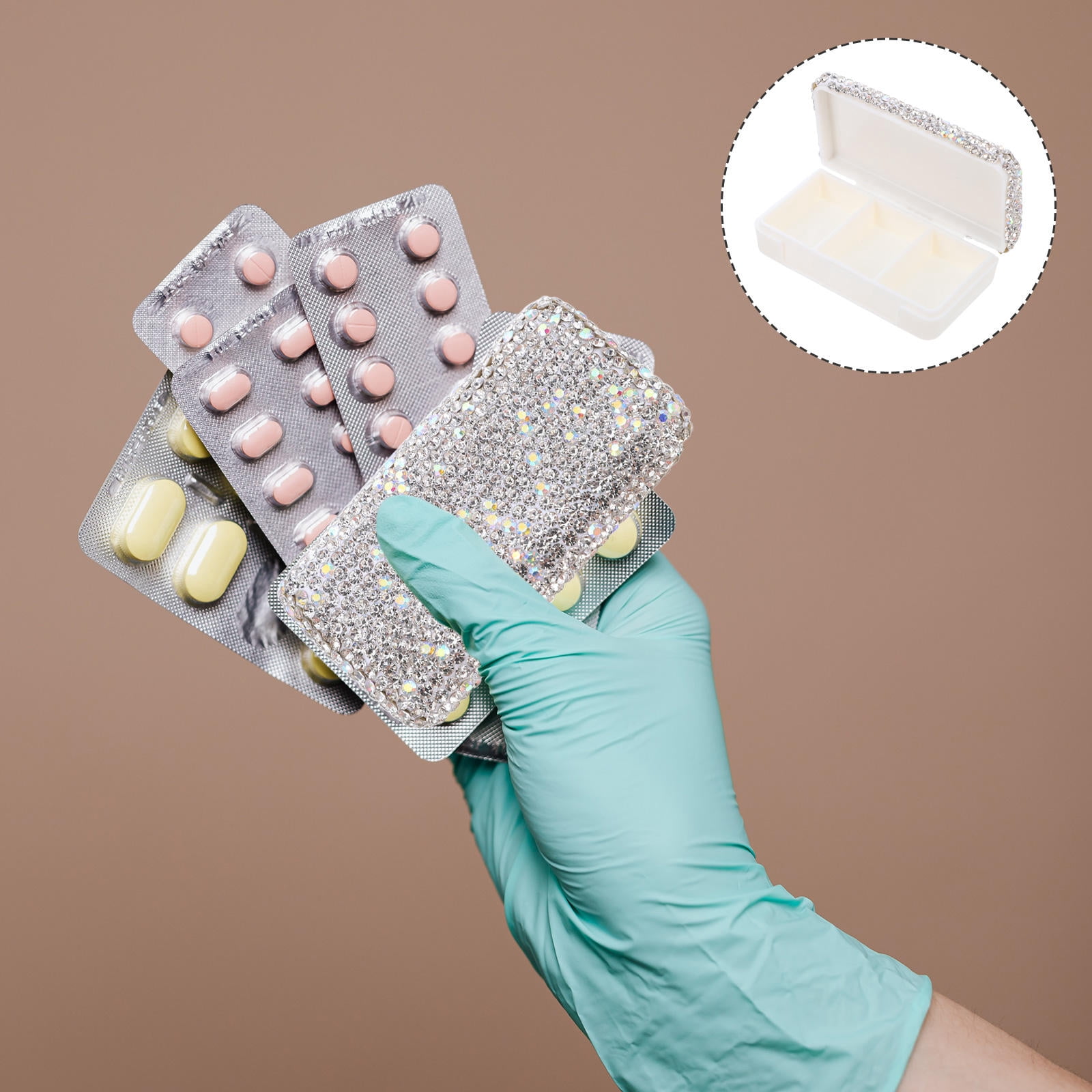 HEATSHAKING Lightweight Multi Color Pill Holder with Innovative Moisture Sealing Technology