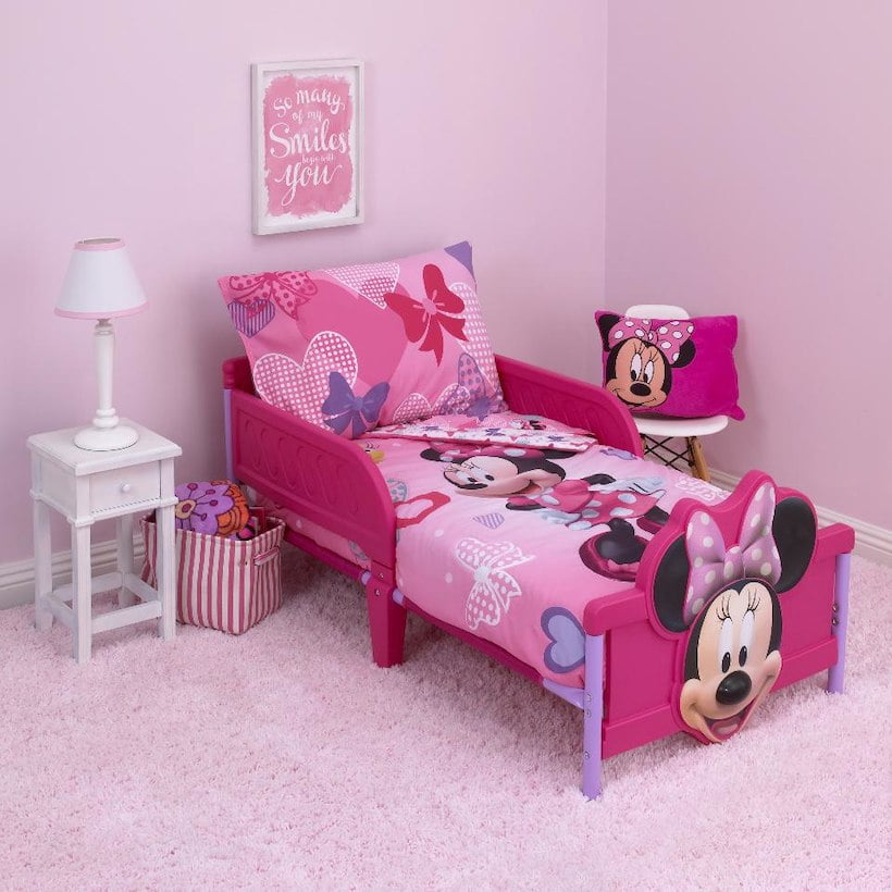 Minnie Mouse Clubhouse Crib Comforter / Toddler Comforter & Sheet Set