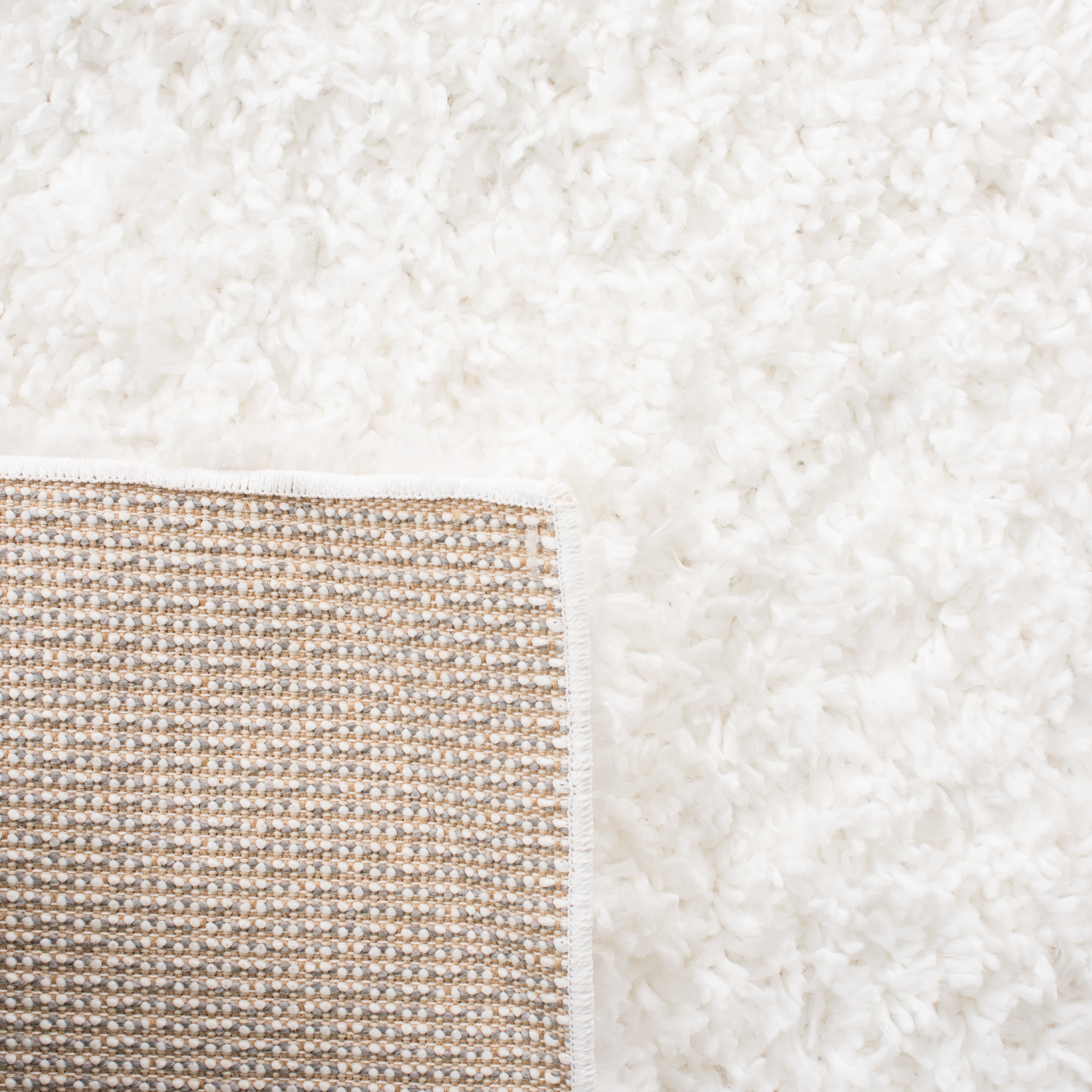 SAFAVIEH August Sophia Solid Shag Area Rug, White, 4' x 6'