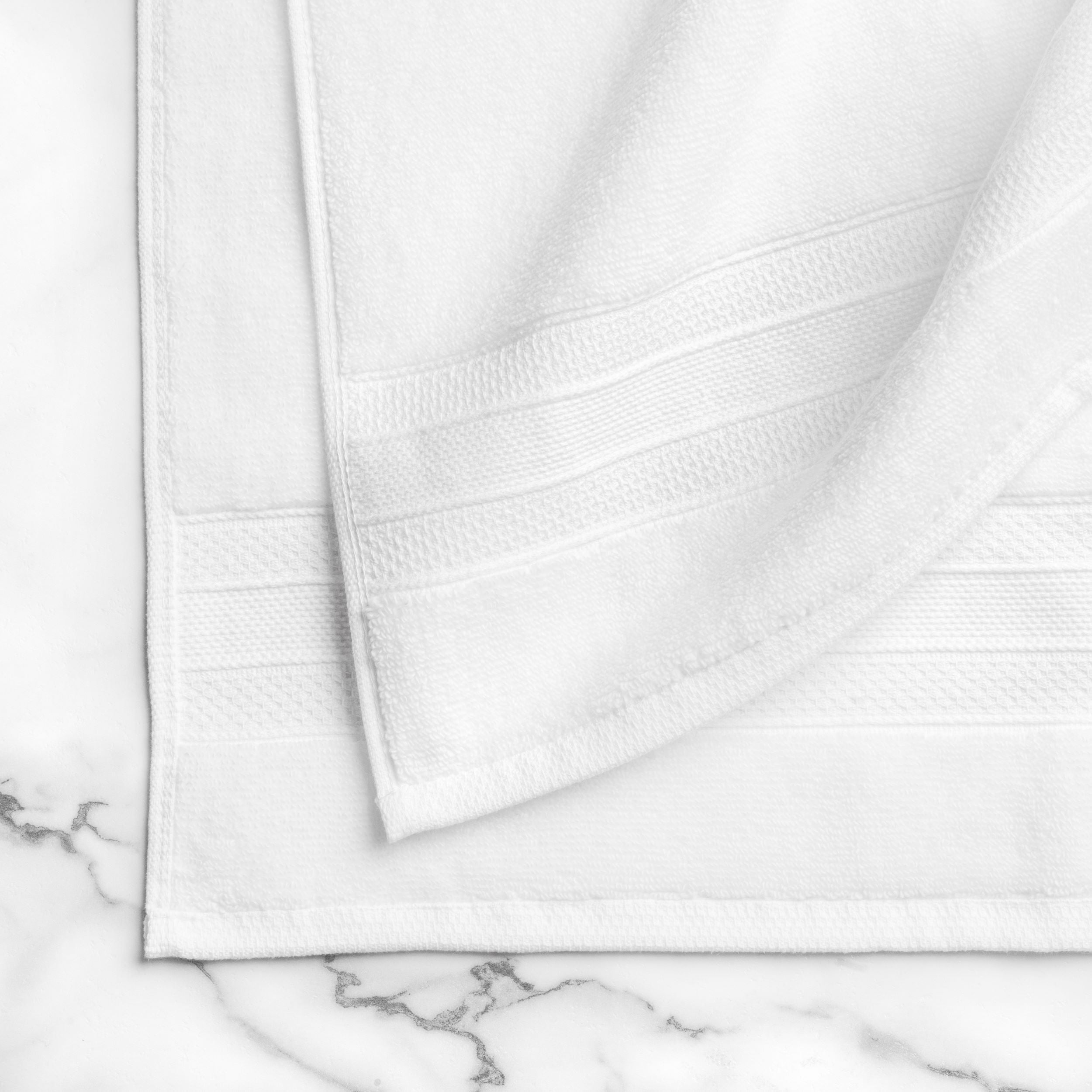 hometrends Solid 100% Cotton Bath Towel, 1 Piece, 550 GSM, Highly Absorbent & Soft Bathroom White