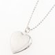 thumbnail image 3 of Locket Grabado Grabado Foto Mensaje Marco Colgante Collar - Plata, tal se describe Sunnimix Collar de medallones en forma de corazón, 3 of 8