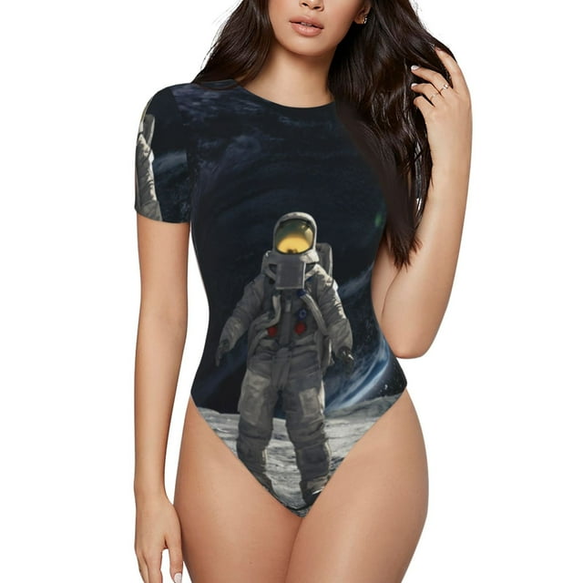 Cauagu Astronaute Debout sur la Lune T-Shirts à Manches Courtes Col Rond pour Femmes Combinaison Quotidienne-Petite