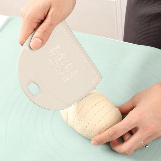 Feltree Noodles Cutter Household Silicones Scraper Food Grade Baking Noodles Cutter Scraper Tool Kneading Pad Scraper Utensil