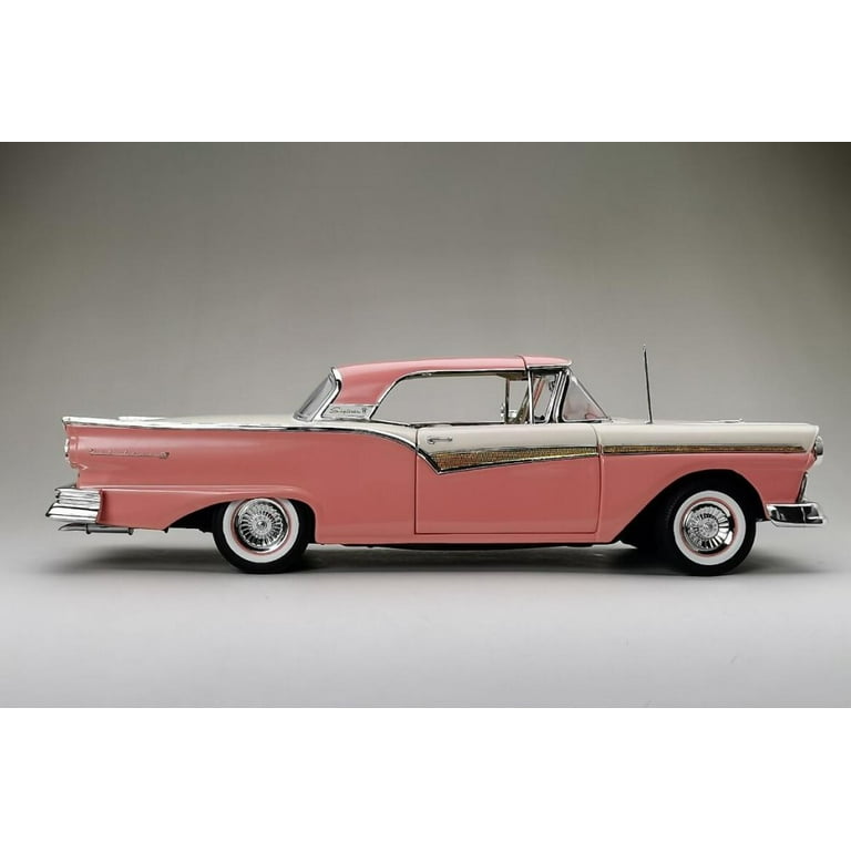 1957 Ford Fairlane 500 Skyliner, Sunset Coral Pink and Colonial White - Sun  Star 1344 - 1/18 scale Diecast Model Toy Car