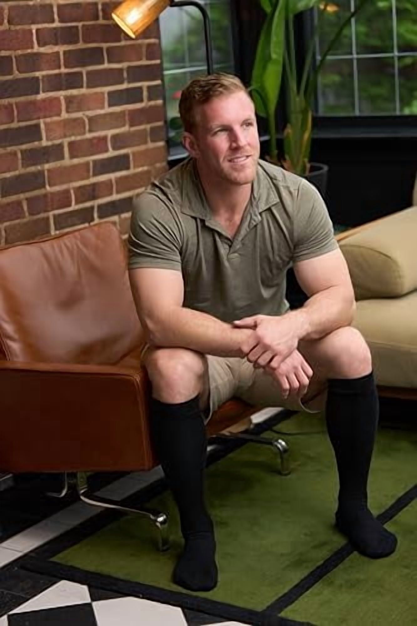 EvoNation Men’s Knee High 15-20 mmHg Graduated Compression Socks – Moderate Pressure Compression Garment