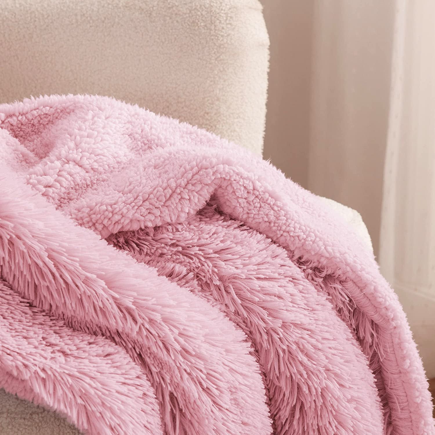 Cozy Comfort Faux Fur Pink Throw Blanket a Fluffy Blankets Throws Shaggy Faux Fur Blanket 50x60 Inches