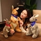 thumbnail image 2 of Juguete de peluche de canguro de bufanda realista para niños, simulación de animales australianos, canguro, mamá y bebé, regalo divertido, 2 of 5