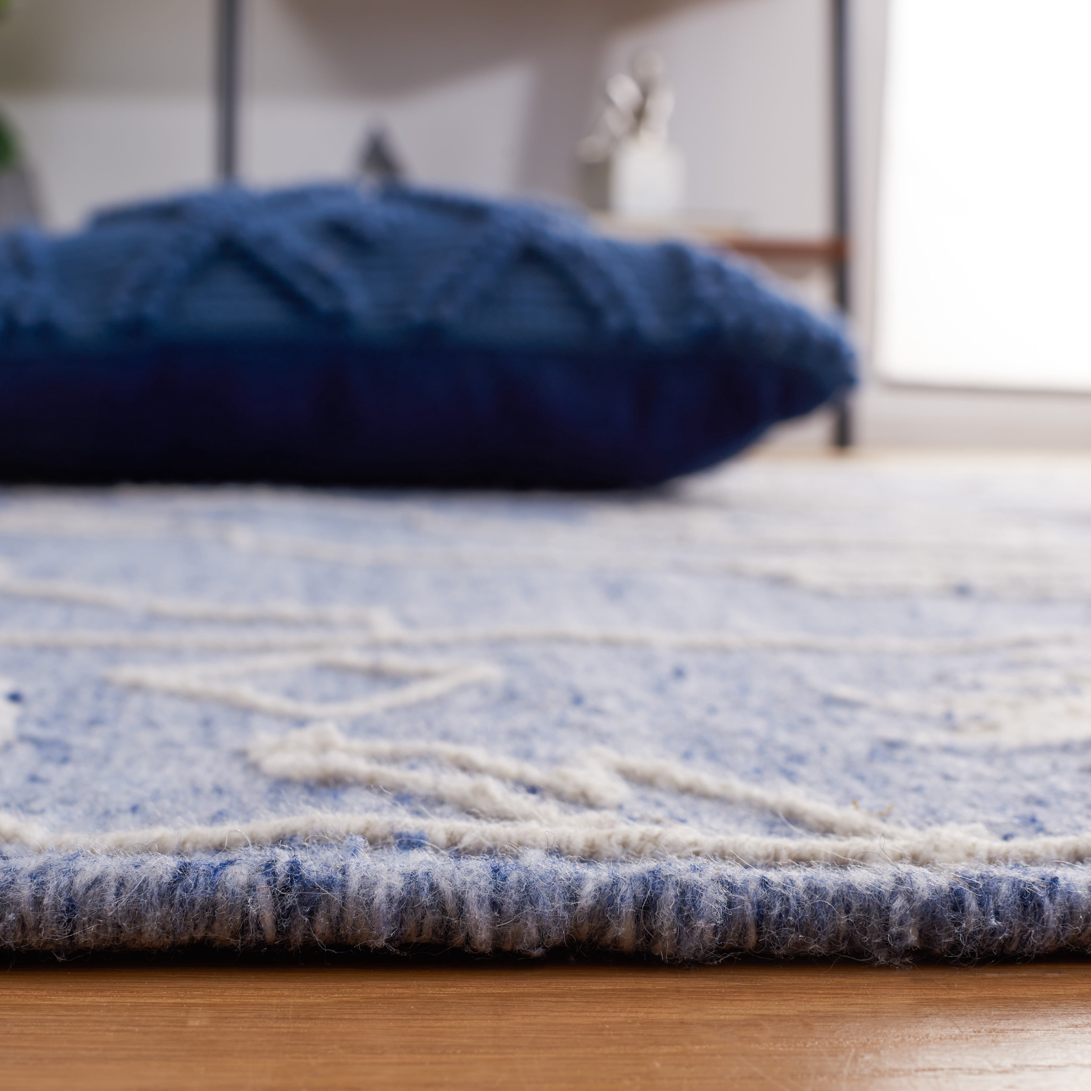 SAFAVIEH Kilim Adair Geometric Area Rug, Blue/Ivory, 7' x 7' Square