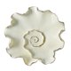 thumbnail image 1 of Adorno de pared de resina 3D con forma de hoja de loto, escultura de pared para sala de estar o dormitorio. Hoja de loto beige L, 1 of 8