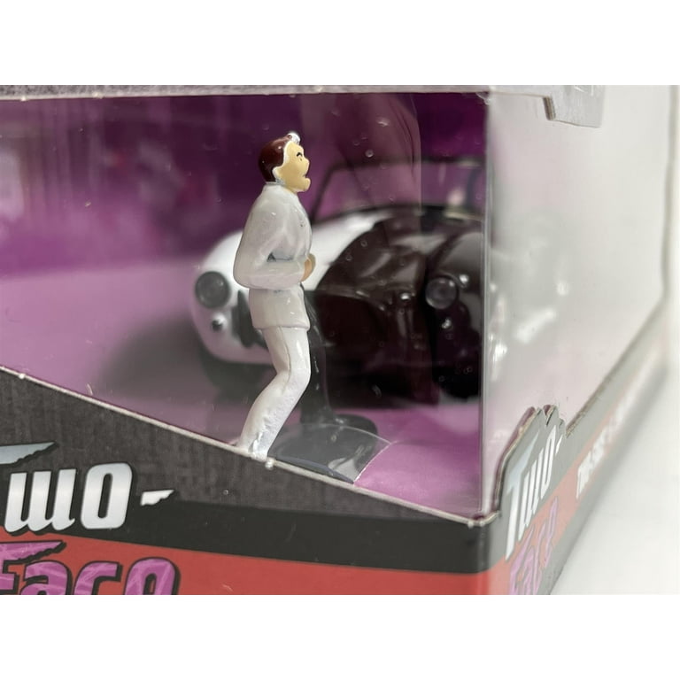 Two Face and 1965 Shelby Cobra 427 S/C 1:32 Scale Jada