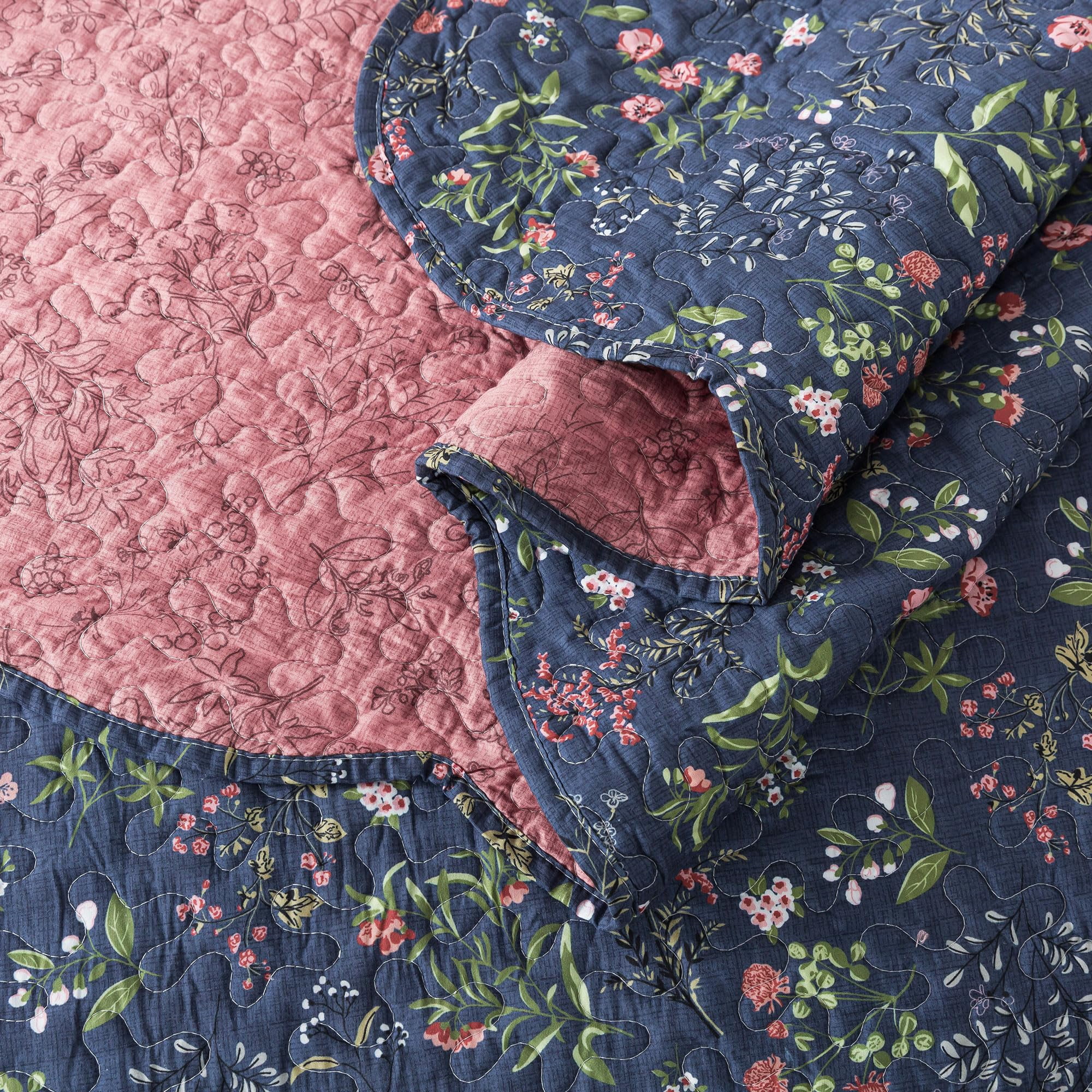 NEWLAKE 3-Piece Floral Microfiber Quilt Set Lightweight Bedding Set with Shams for All Season, Blue and Red Quilt, King Size