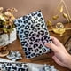 thumbnail image 5 of Rollo de papel de regalo metálico con estampado de leopardo Yarcony, 43 x 10 m, 5 of 7
