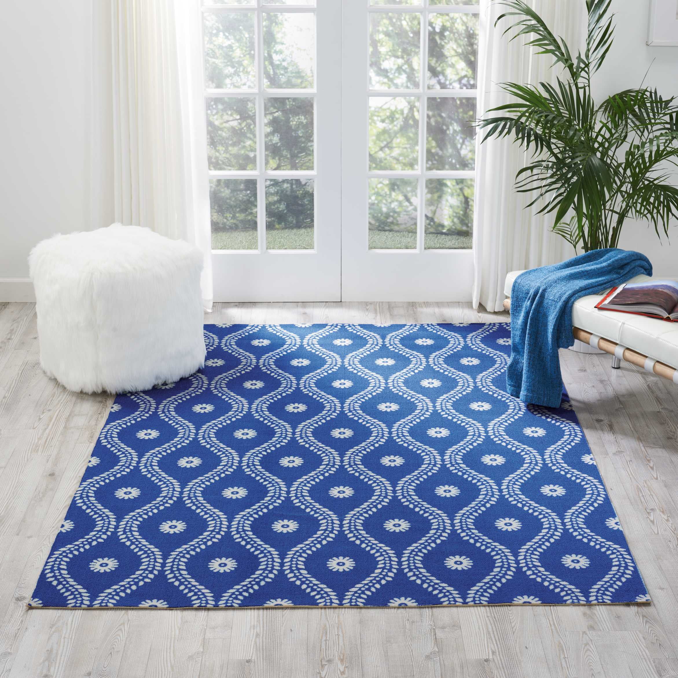 Nourison Home and Garden Rosette Design Navy Indoor/Outdoor Area Rug