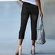 thumbnail image 3 of Vaqueros capri de moda para mujer: pantalones vaqueros elásticos con bajo desgastado y pierna recta lavada, 3 of 6