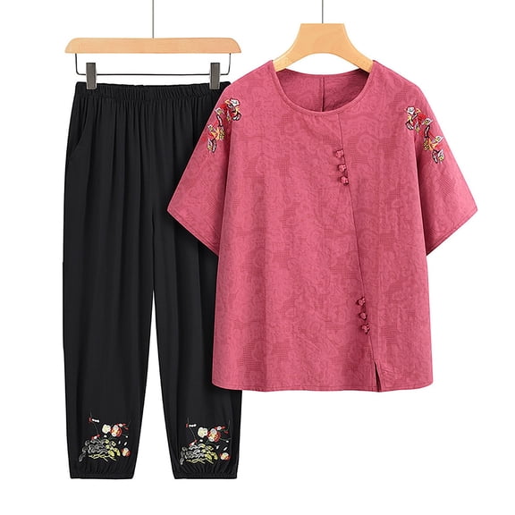 CLOISE Women Pajama Sets Two-Piece Comfortable Half Sleeve Sleepwear Blouses and Soft Capri Pants Sleep Sets Casual Embroidery Print Classic Night Clothes