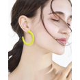 thumbnail image 2 of 4 Pares de Aretes Redondos de Neón de Acrílico Color Caramelo de los 80s para Mujer Aretes de Aro y Botón Retro Coloridos Colgantes para Accesorio de Fiesta de Baile Disfraz de los 80s, 2 of 5