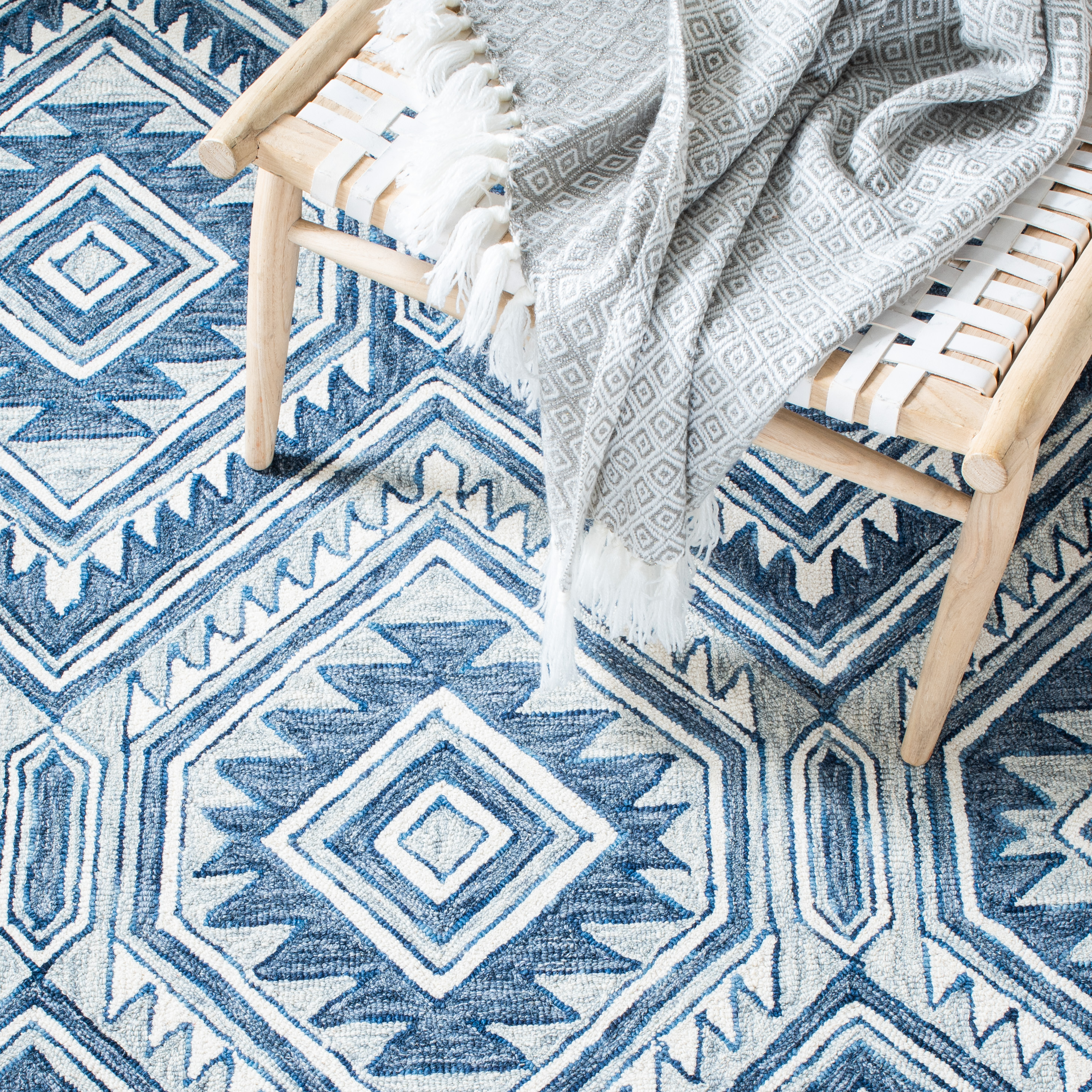 SAFAVIEH Metro Desi Medallion Area Rug, Blue/Ivory, 6' x 6' Square