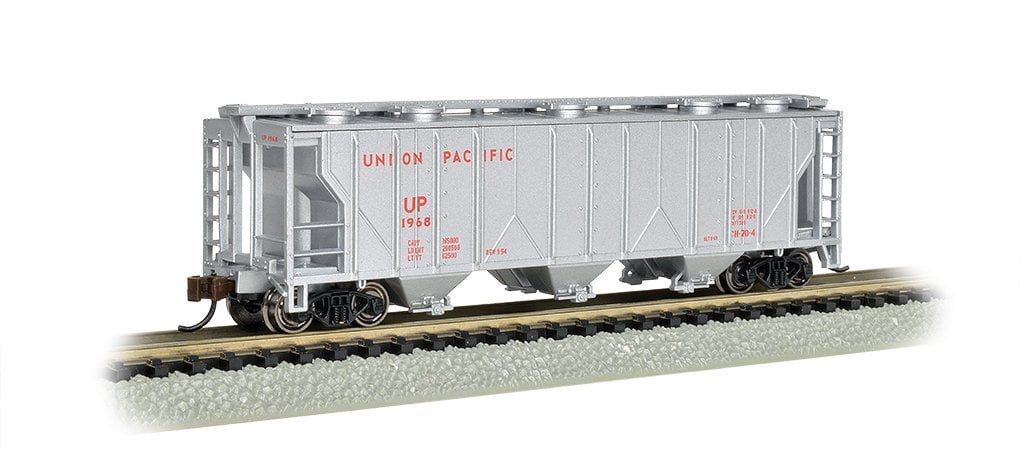 N Scale Bachmann Industries PS-2 Silver with Red Lettering Union Pacific Three-Bay Covered Hopper Vehicle 