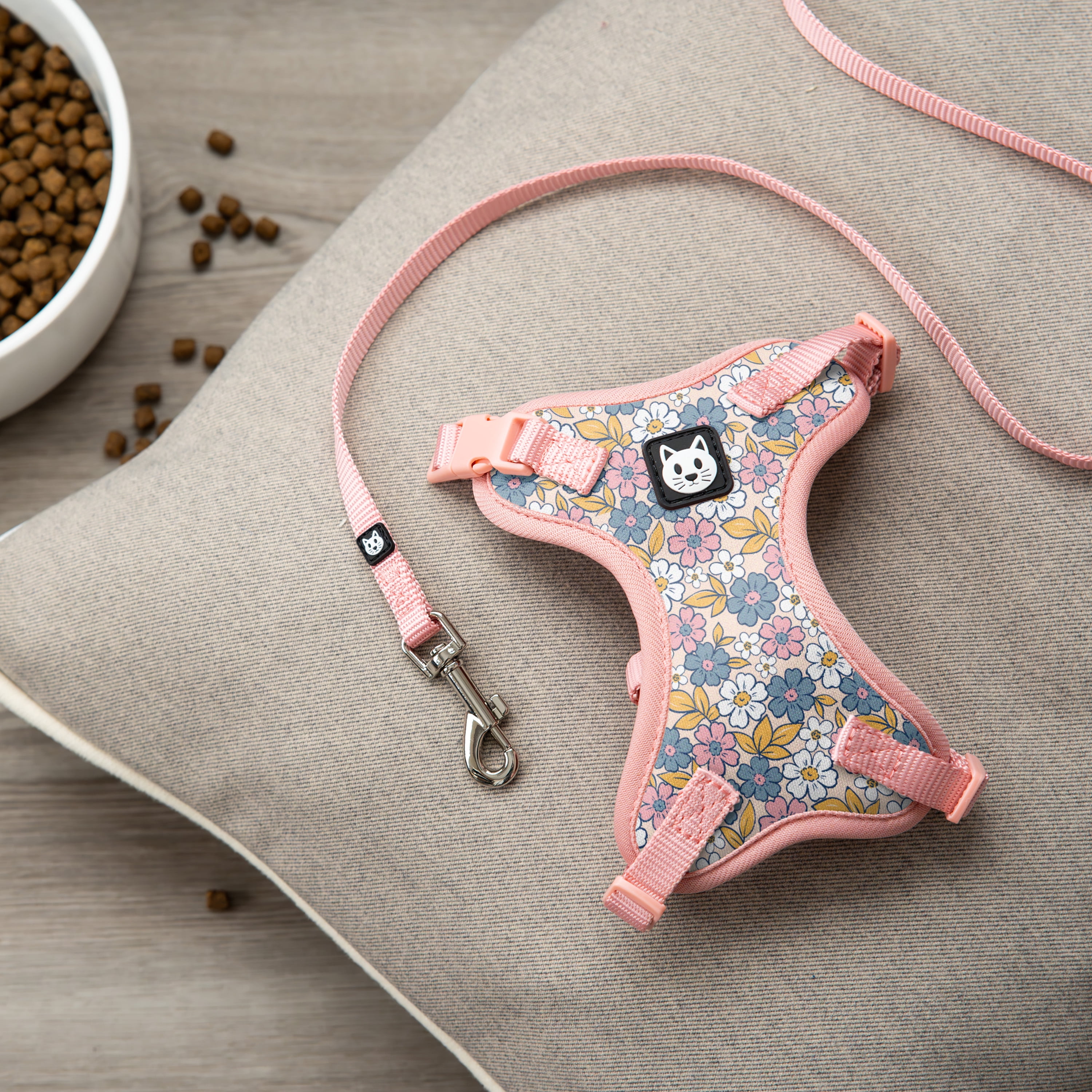 Vibrant Life Polyester Floral Comfort Cat Harness and Leash Set, Pink, One Size