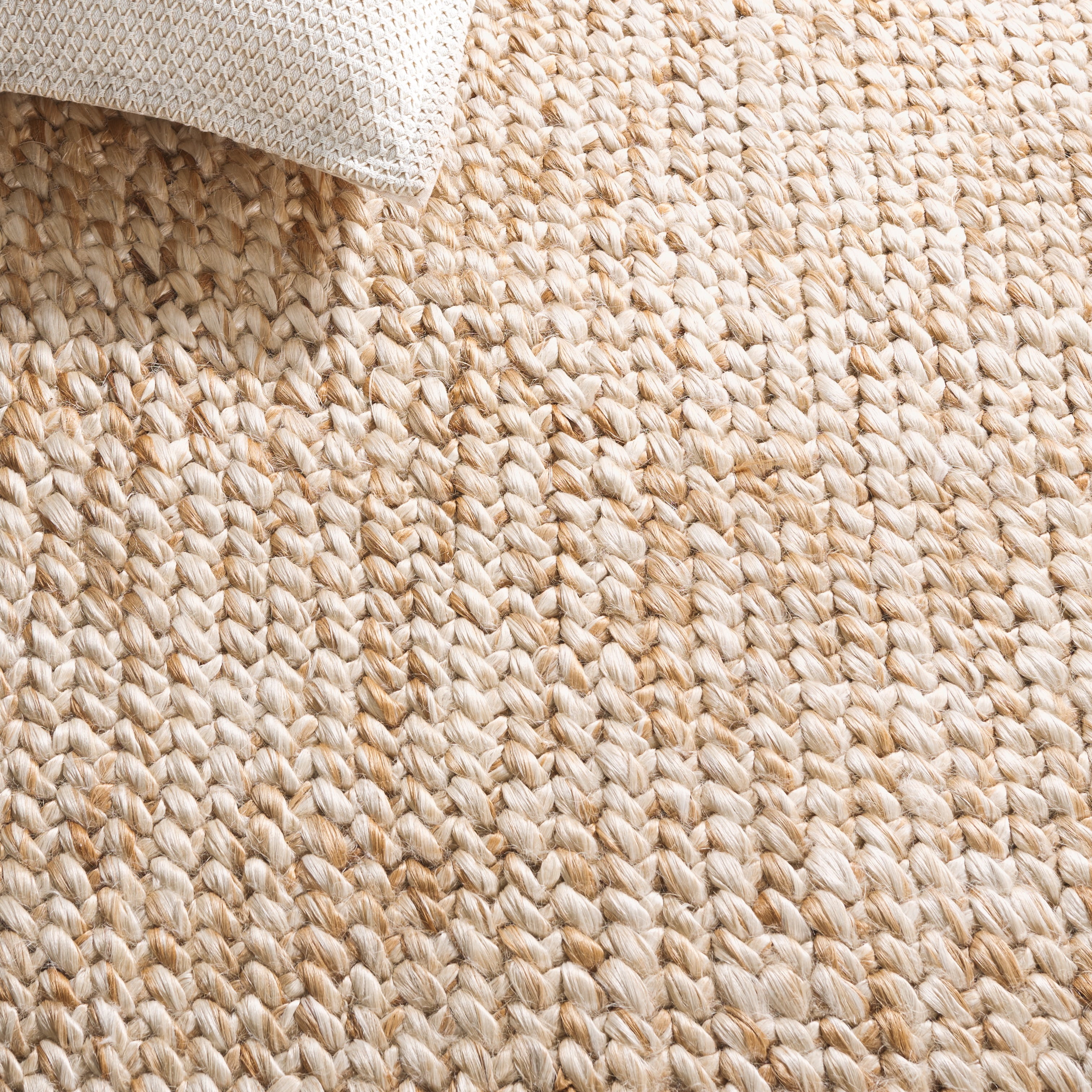 SAFAVIEH Natural Fiber Alayna Solid Area Rug, Natural/Bleach, 6' x 6' Round