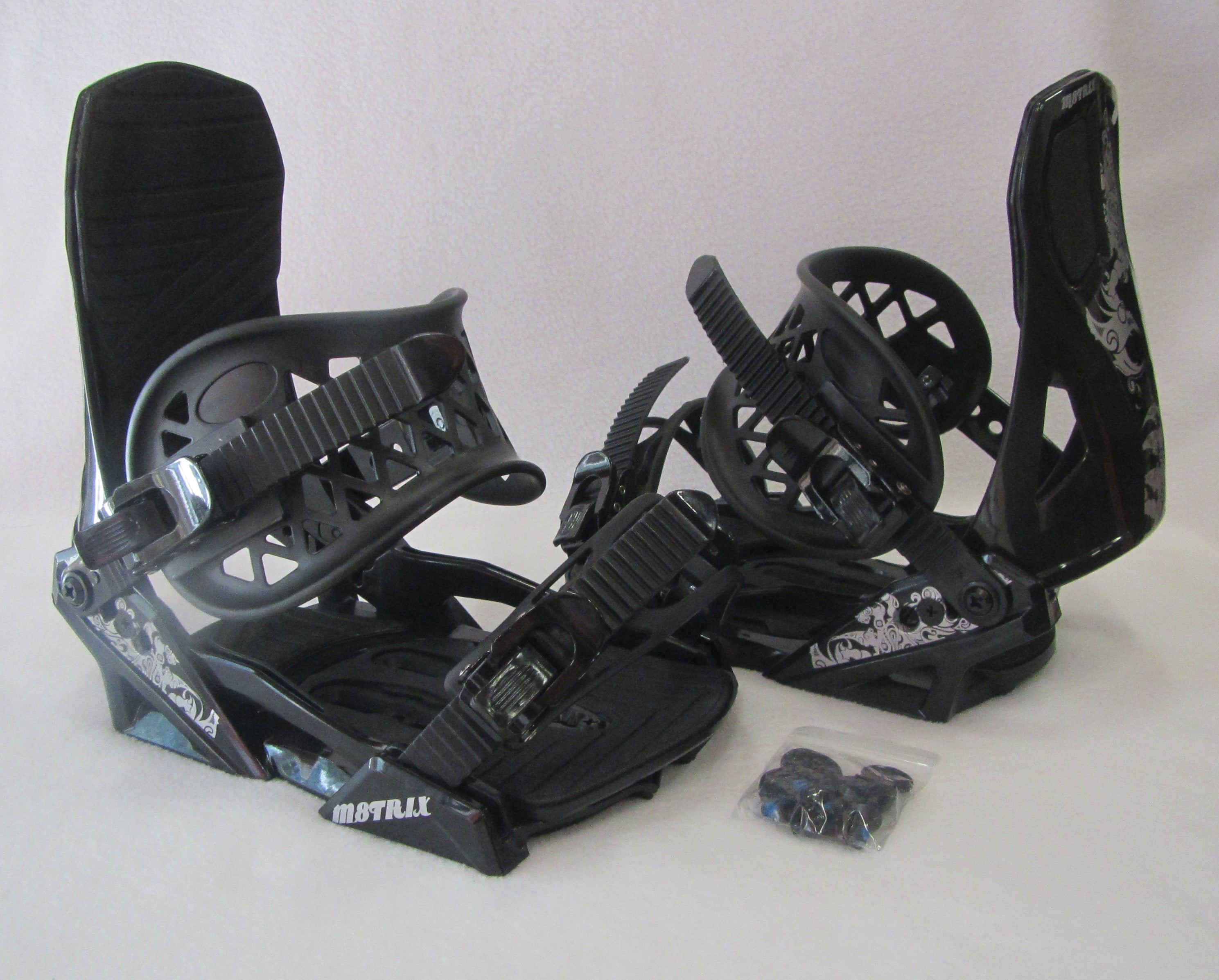 MENS MEDIUM (7-9) M8TRIX SNOWBOARD BINDINGS 4x4, BURTON 3D PATTERN (BLACK WHITE) by M8TRIX