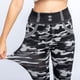 thumbnail image 4 of Leggings de mezclilla de imitación de camuflaje sexy Pantalones elásticos ajustados y transpirables, 4 of 5