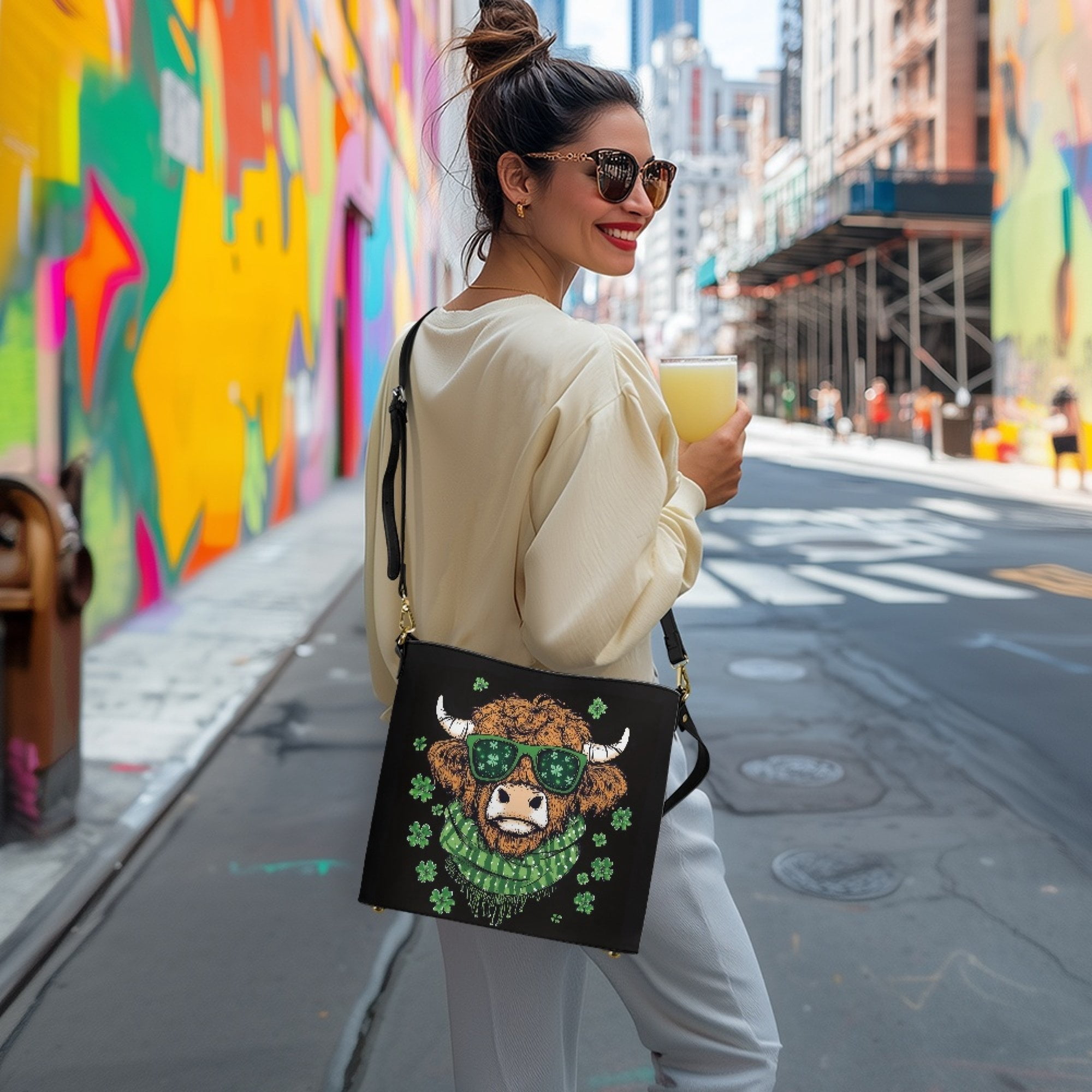 Kuiaobaty Highland Cow Print Bucket Crossbody Bag for Women Shamrock Print Leather Hobo Satchel Purse Crossbody Waterproof Bucket Tote Bag Handbag with Adjustable Strap for St Patrick's Day