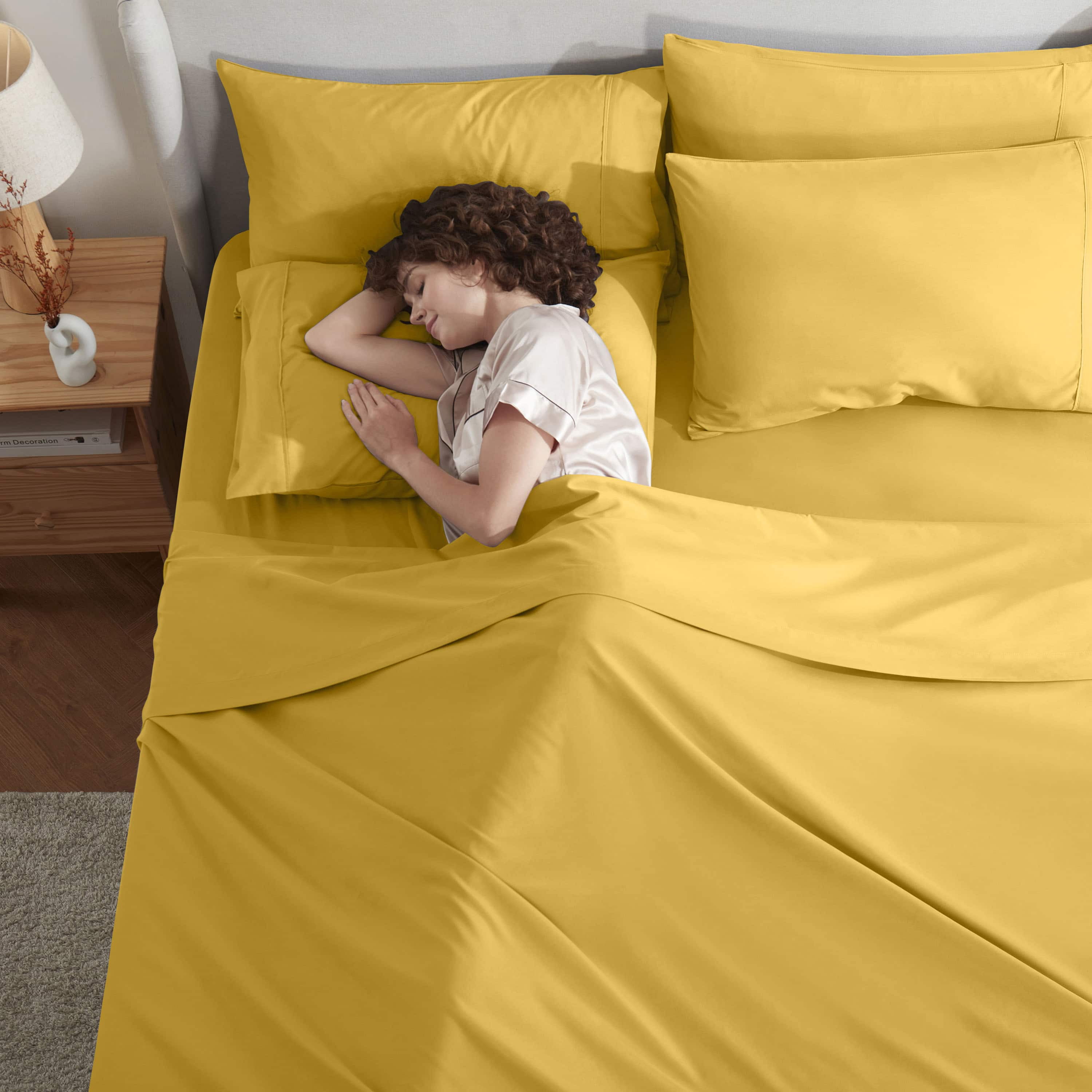 LammaLoe Extra Deep Pocket Twin Sheets set, Fits 18"-24" Mattress, 4 Piece Soft Microfiber Bed Sheet Sets, Yellow