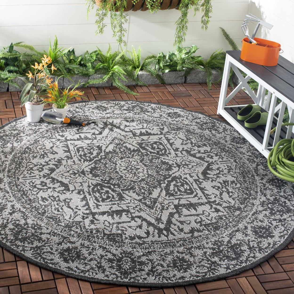 SAFAVIEH Beach House Orville Indoor/Outdoor Area Rug Light Grey/Charcoal, 5'3" x 7'6"