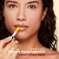 thumbnail image 2 of Aceite Lip Comfort Clarins que calma, hidrata y protege los labios, 2 of 7