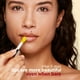 thumbnail image 2 of Aceite Lip Comfort Clarins que calma, hidrata y protege los labios, 2 of 7