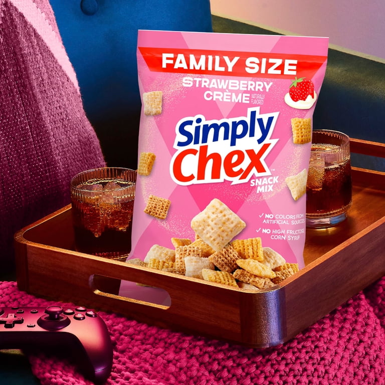 4 pack) Simply Chex Strawberry Crème Flavored Snack Mix, Family