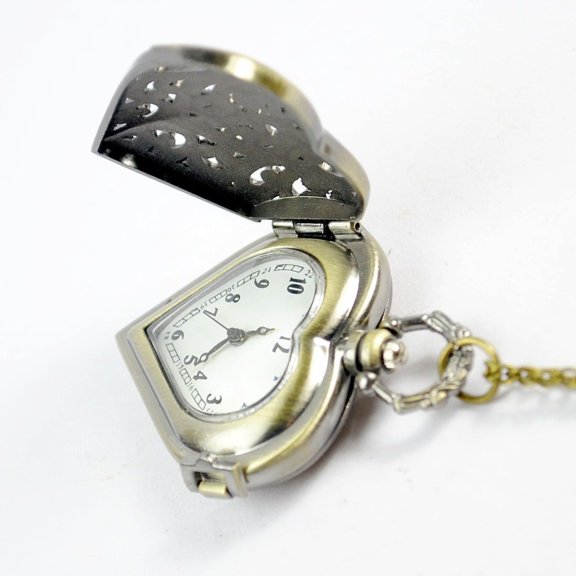 Heart Shaped Pocket Watch Bronze Hollow Engraved Retro Double Sided Pendant Clock Vintage Quartz Necklace for Women