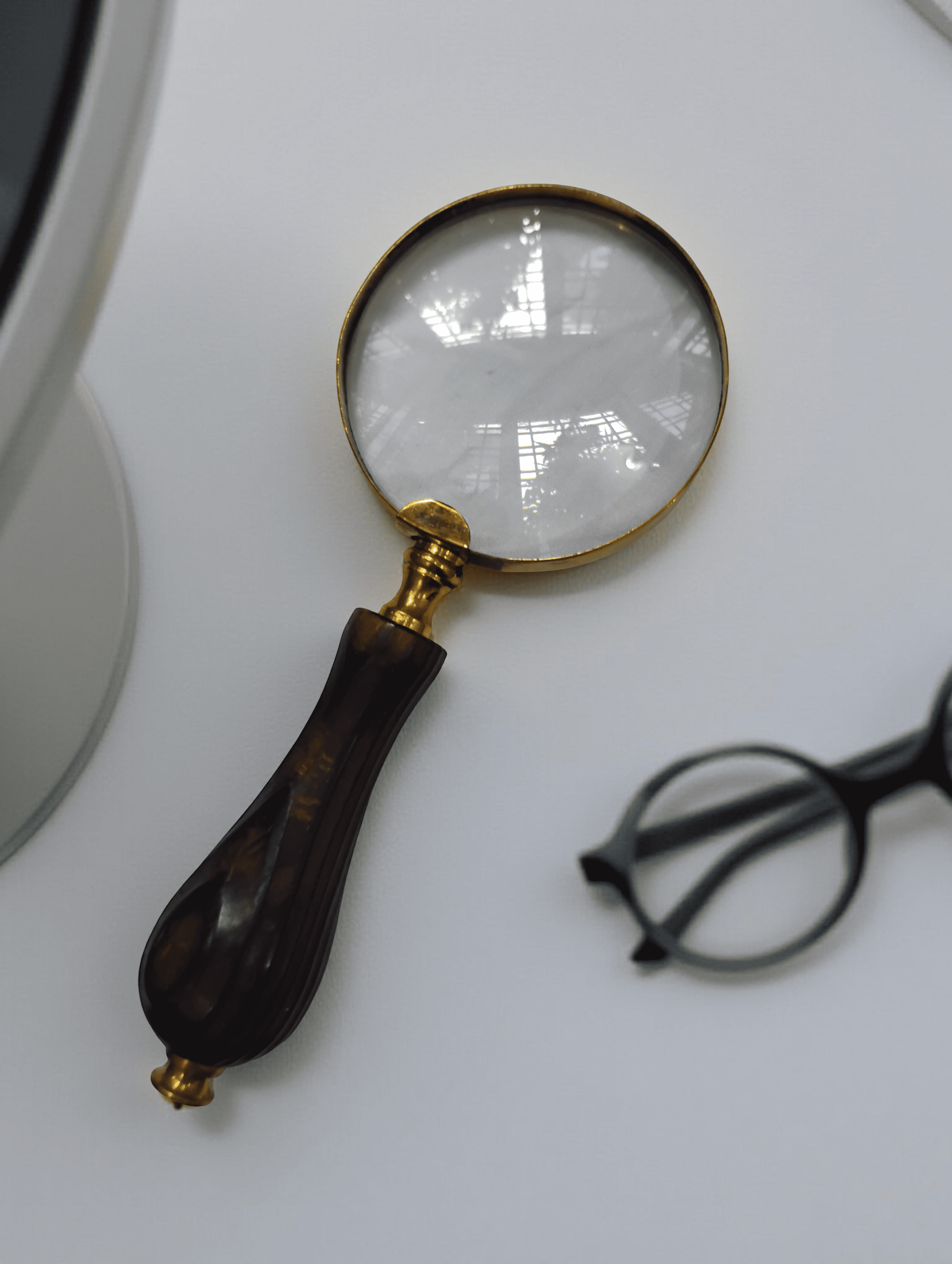 Rustic Wooden Handmade Magnifying Glass: Antique Magnifier with Wooden Handle Vintage Reading Aid & Collectible Gift