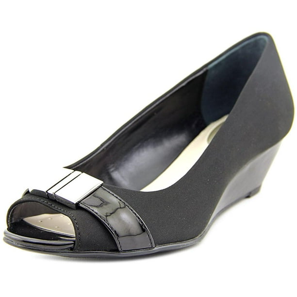 open toe wedge pumps