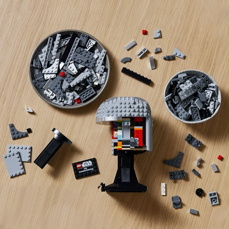 LEGO Star Wars The Mandalorian Helmet 75328 Building Kit (584