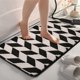 thumbnail image 5 of Felpudo Absorbente de Agua para Baño Gww241129002 | Alfombra Antideslizante de Poliéster de 40 X 60 Cm con Cojín de Espuma Gruesa | Alfombra de Baño de Secado Rápido para Ducha, Inodoro y Entrada | G, 5 of 6