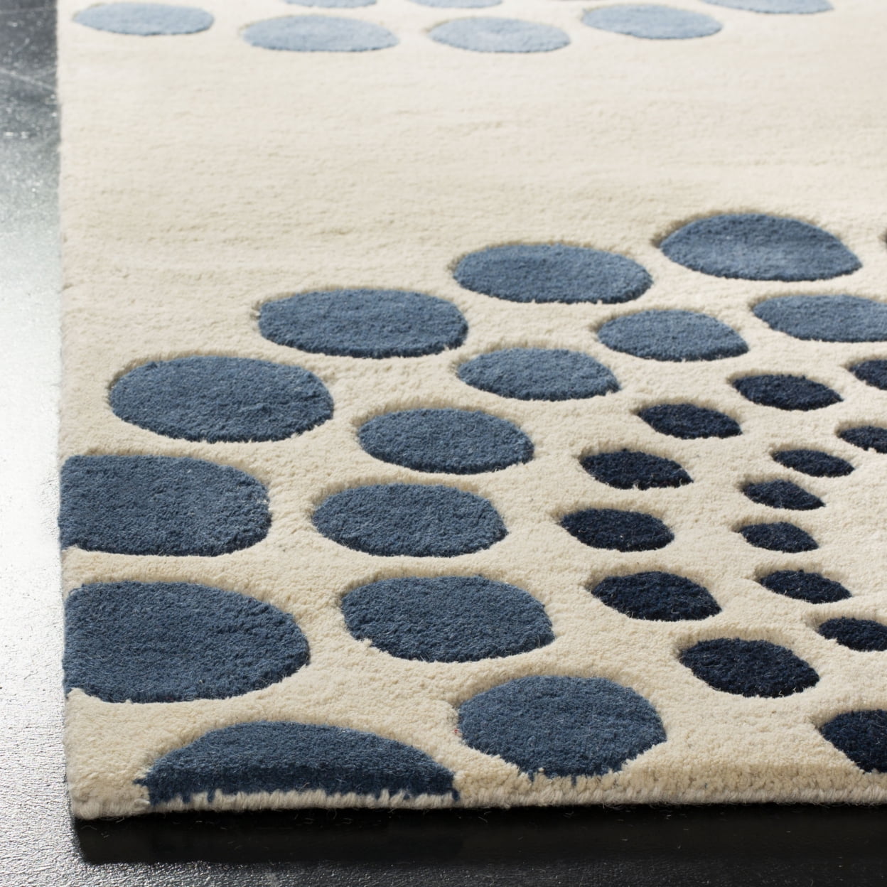 SAFAVIEH Soho Louise Polka Dots Wool Area Rug, Ivory/Multi, 8' x 8' Round