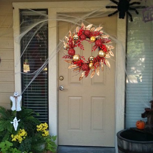 Corona navideña preiluminada Yyuenw de 45 cm para puerta principal, color champán dorado/rojo, con bolas decorativas, flores de Pascua y luces LED a pilas.