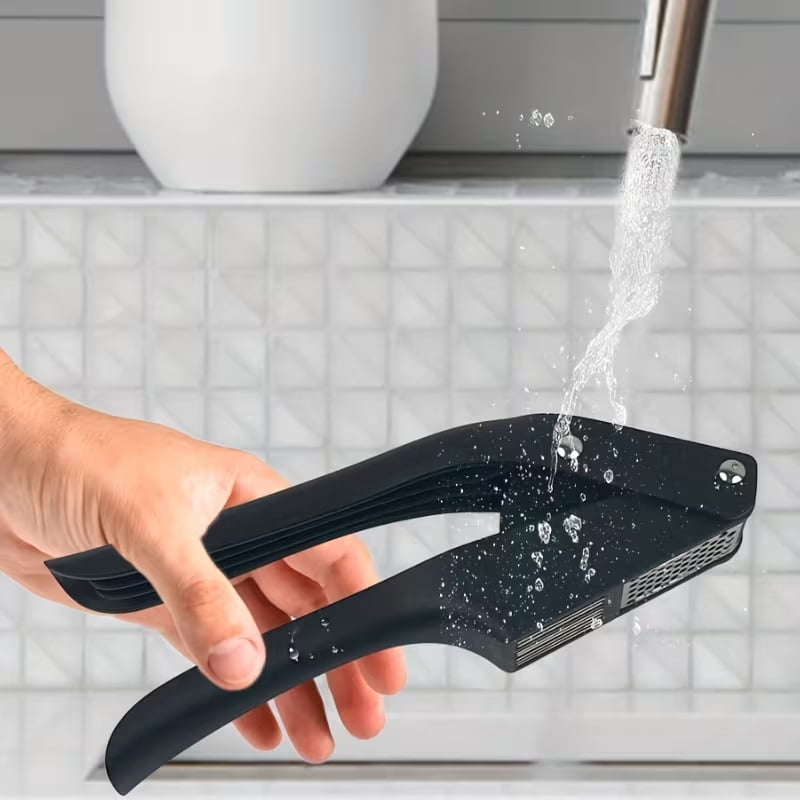 Multifunctional garlic press 2-in-1 garlic slicer garlic masher kitchen tool reusable