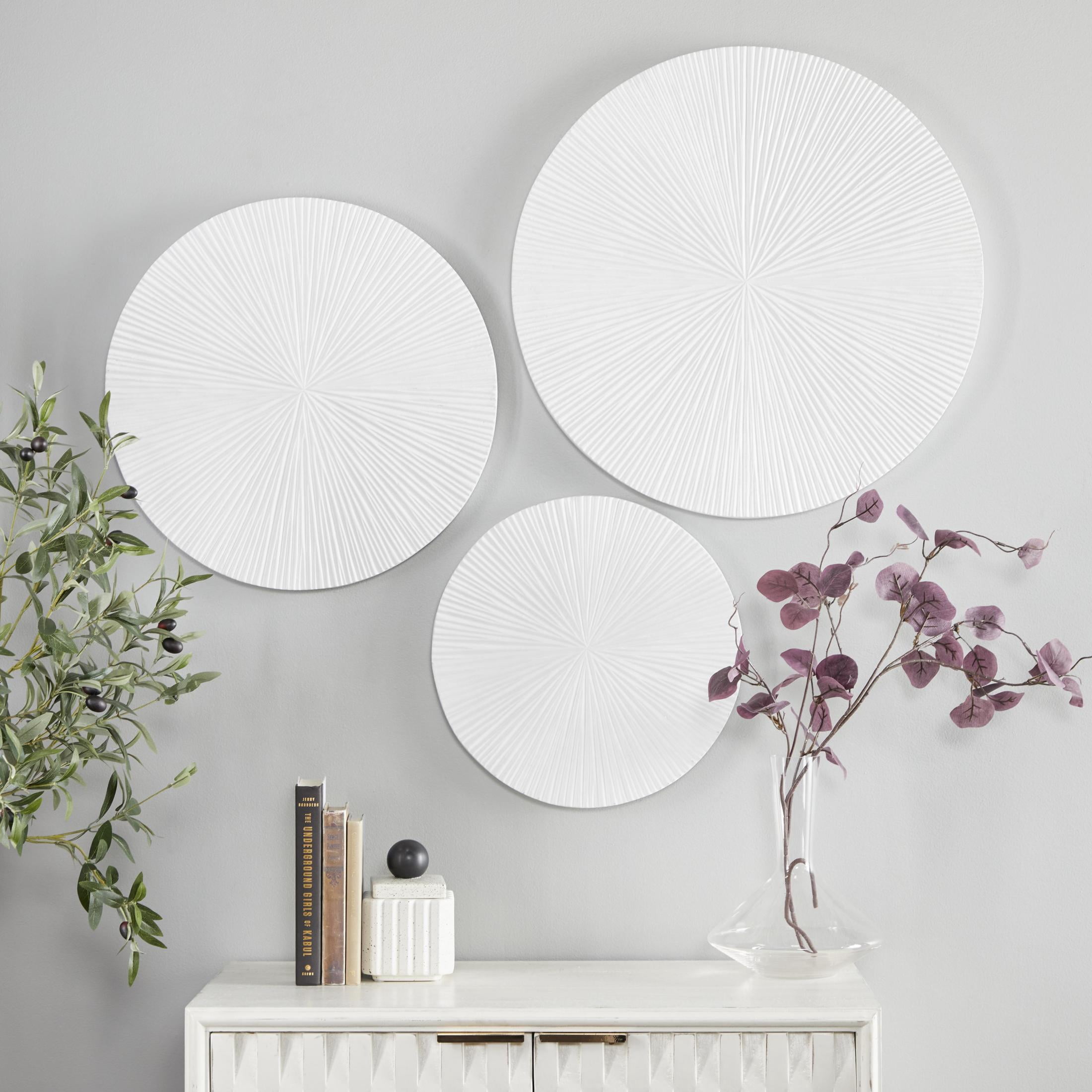 CosmoLiving by Cosmopolitan White Wooden Carved Radial Plate Wall Decor (3 Count)