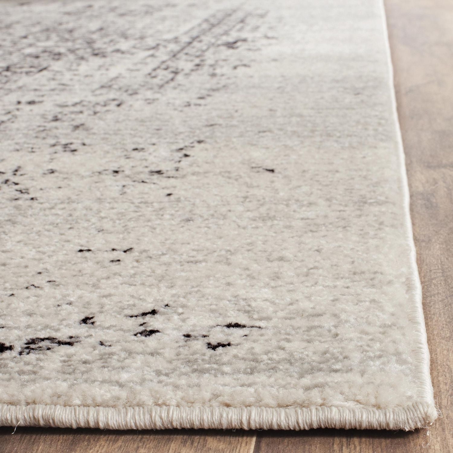 SAFAVIEH Evoke Fullman Traditional Area Rug