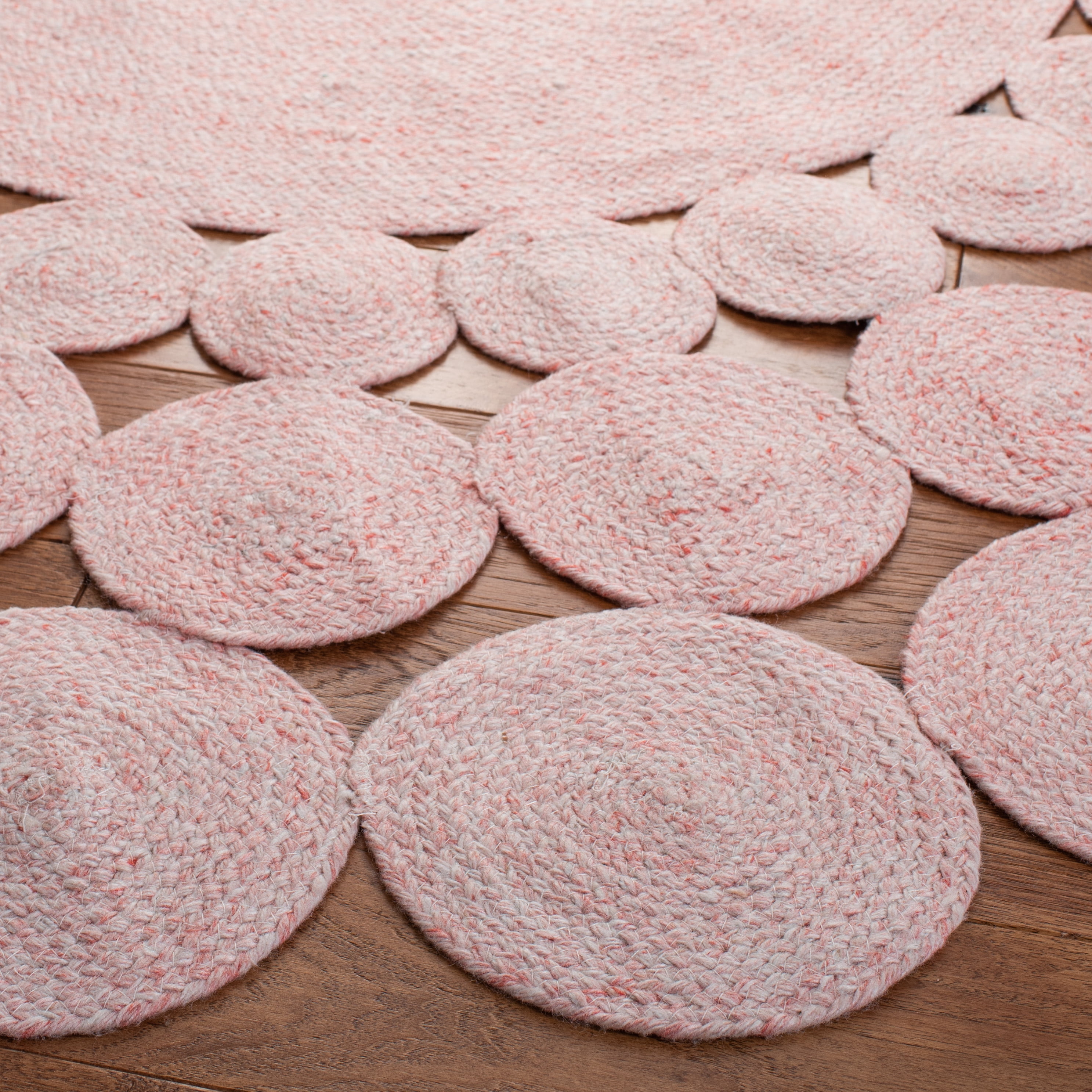 SAFAVIEH Cape Cod Damjana Abstract Dots Polyester Area Rug, Pink, 4' x 4' Round
