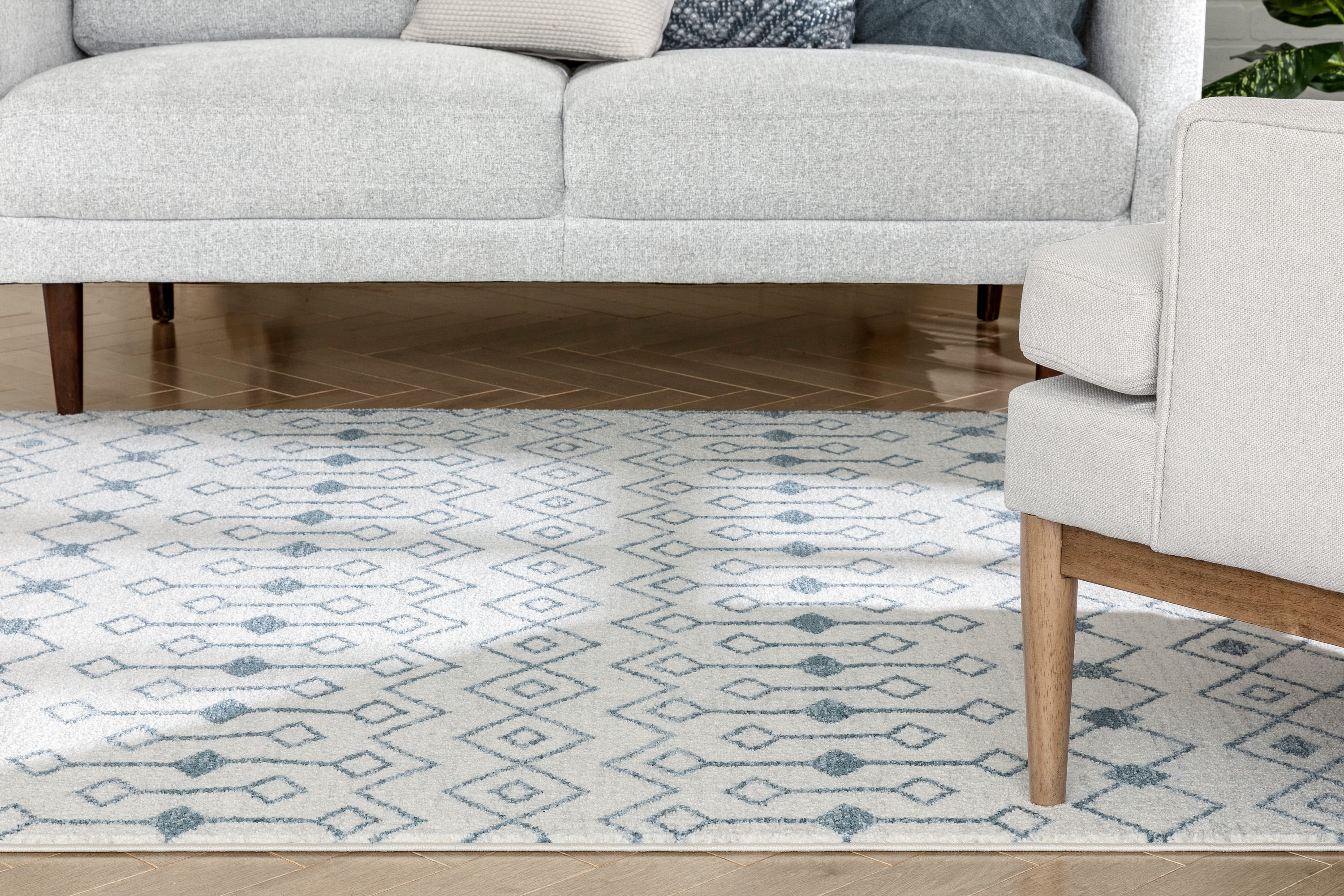 Well Woven Serenity Transistora Tribal Geometric Pattern Light Blue Ivory 5'3" x 7'3" Area Rug