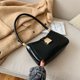 thumbnail image 3 of Bolsos de hombro para mujer de piel sintética de Color sólido, bolsos con cierre de tendencia, Bolso pequeño, bolso de mano con cremallera de diseñador 2023, 3 of 5