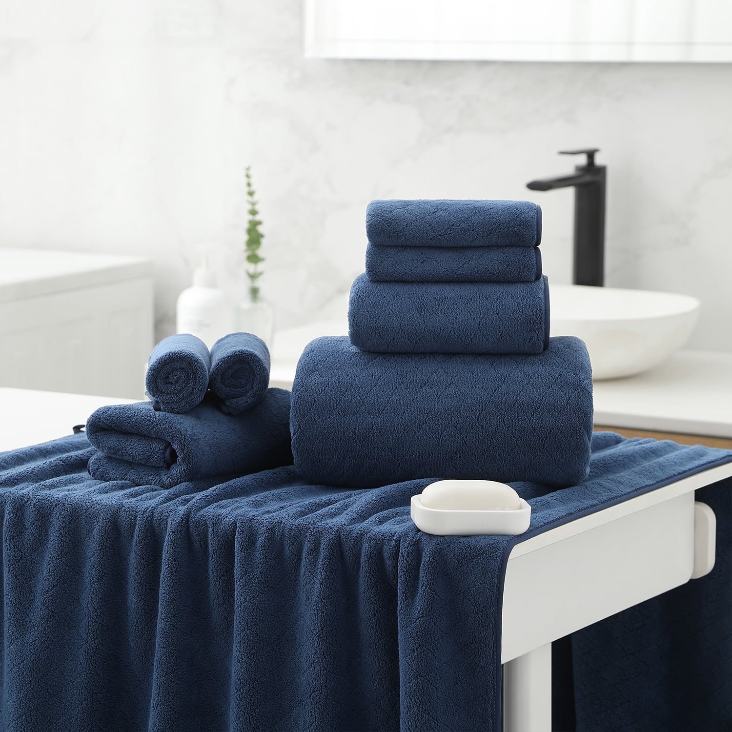Beartech 8 Piece Microfiber Bath Towels Set - 2 Bath sheets,2 Hand Towels,4 Washcloths,Soft & Highly Absorbent Family Towels,Quick Dry & Less Lint Shower towels for Bathroom,Spa-Navy Blue